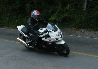 posicao-mais-relaxada-do-que-na-CBR600F