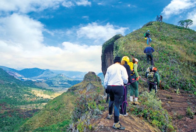 phoca_thumb_l_cume da pedra da guia - ricardo ribas  fonte letras brasileiras