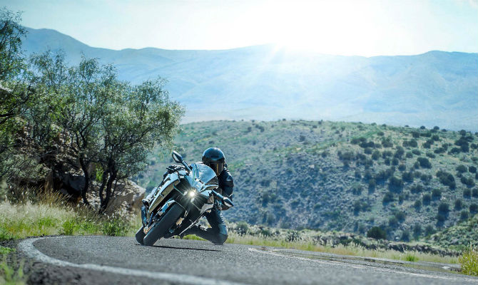 2015-Kawasaki-Ninja-H2-04-670