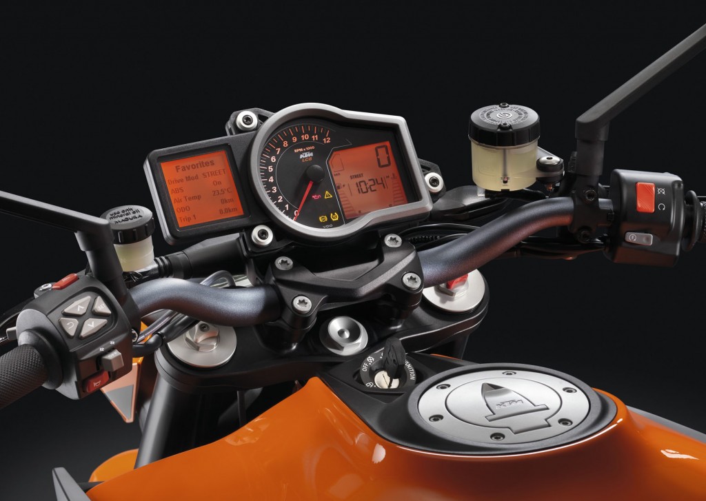 398MUNDOMOTO_KTM_1290_SUPER_DUKE_R_05-1024x727