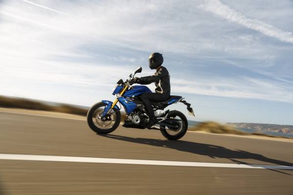 P90202615-bmw-motorrad-g-310-r-11-2015-599px